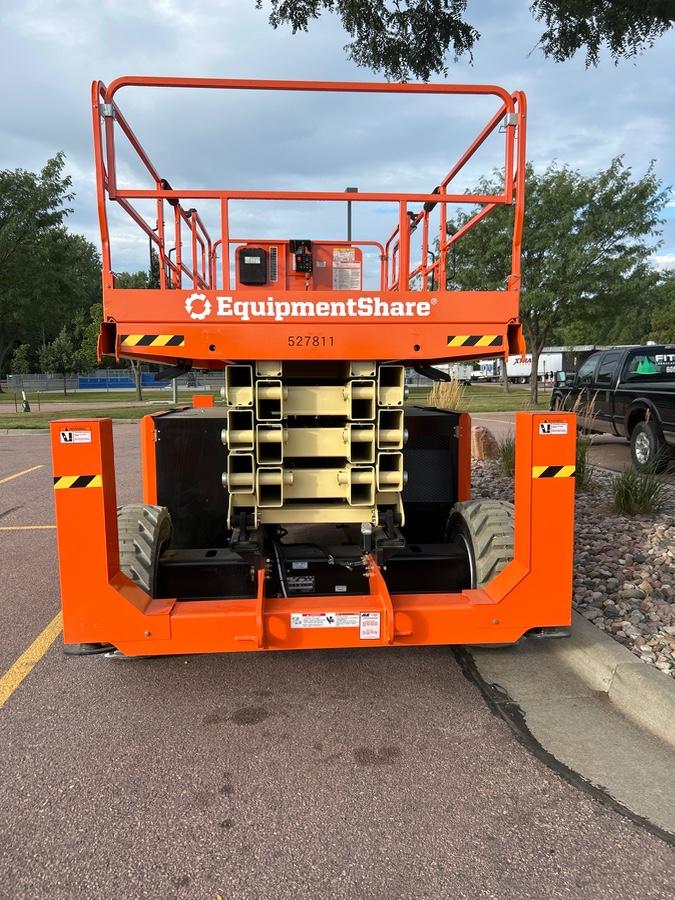 2025 JLG RT4394