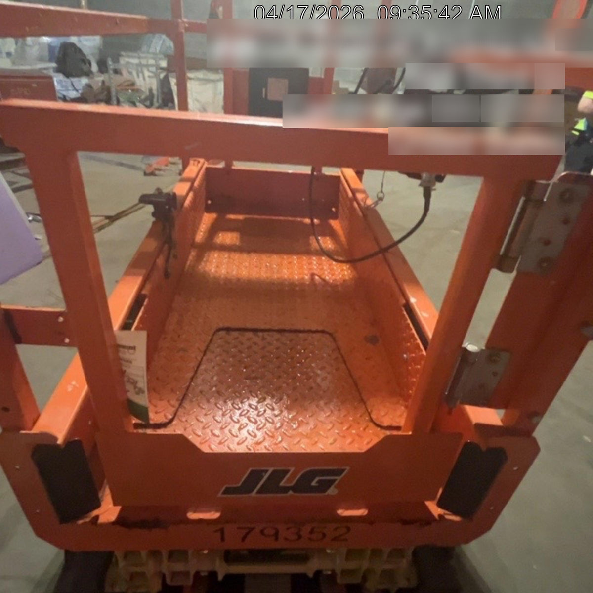 2021 JLG ES1330L