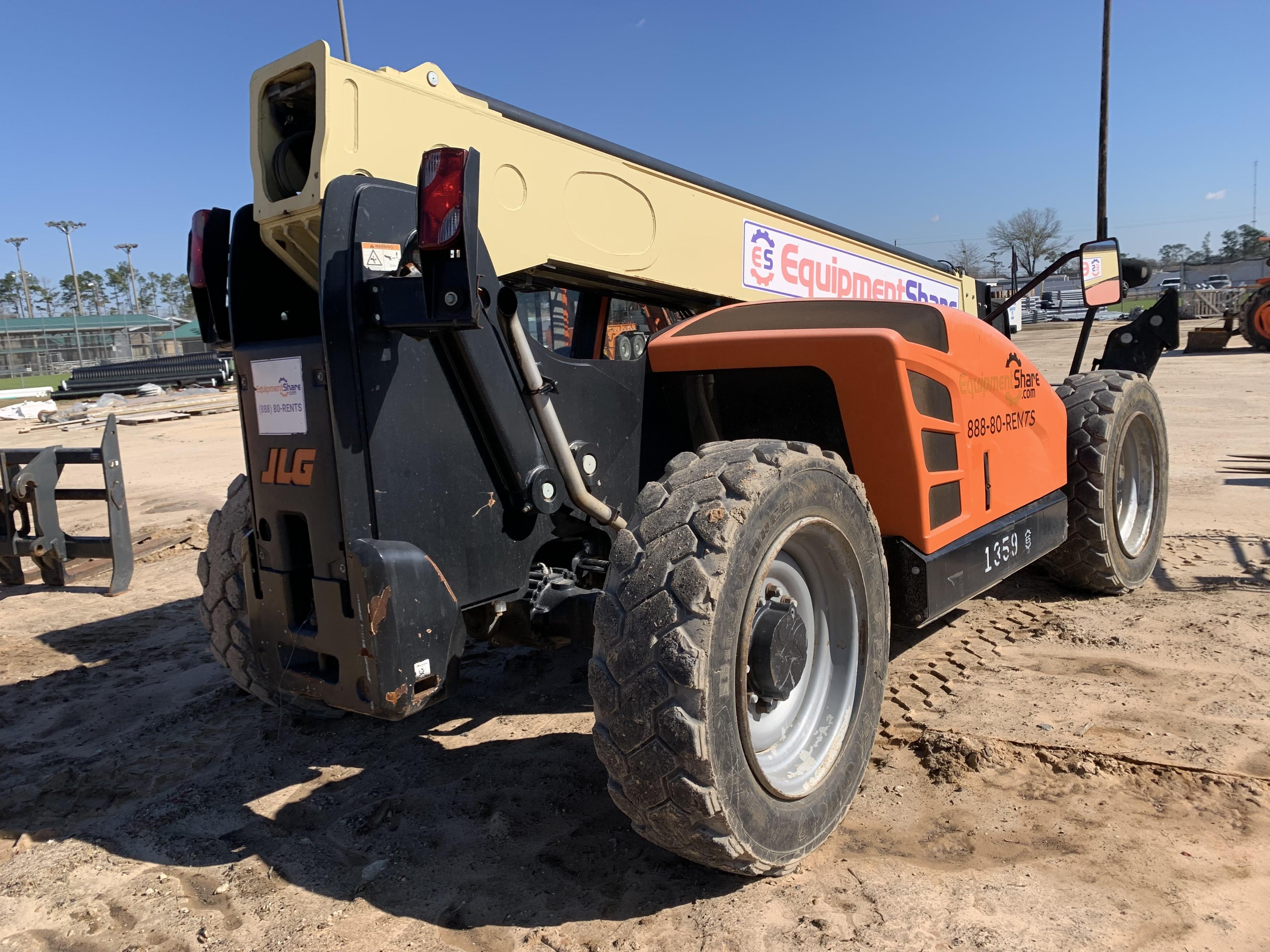 2015 JLG 642