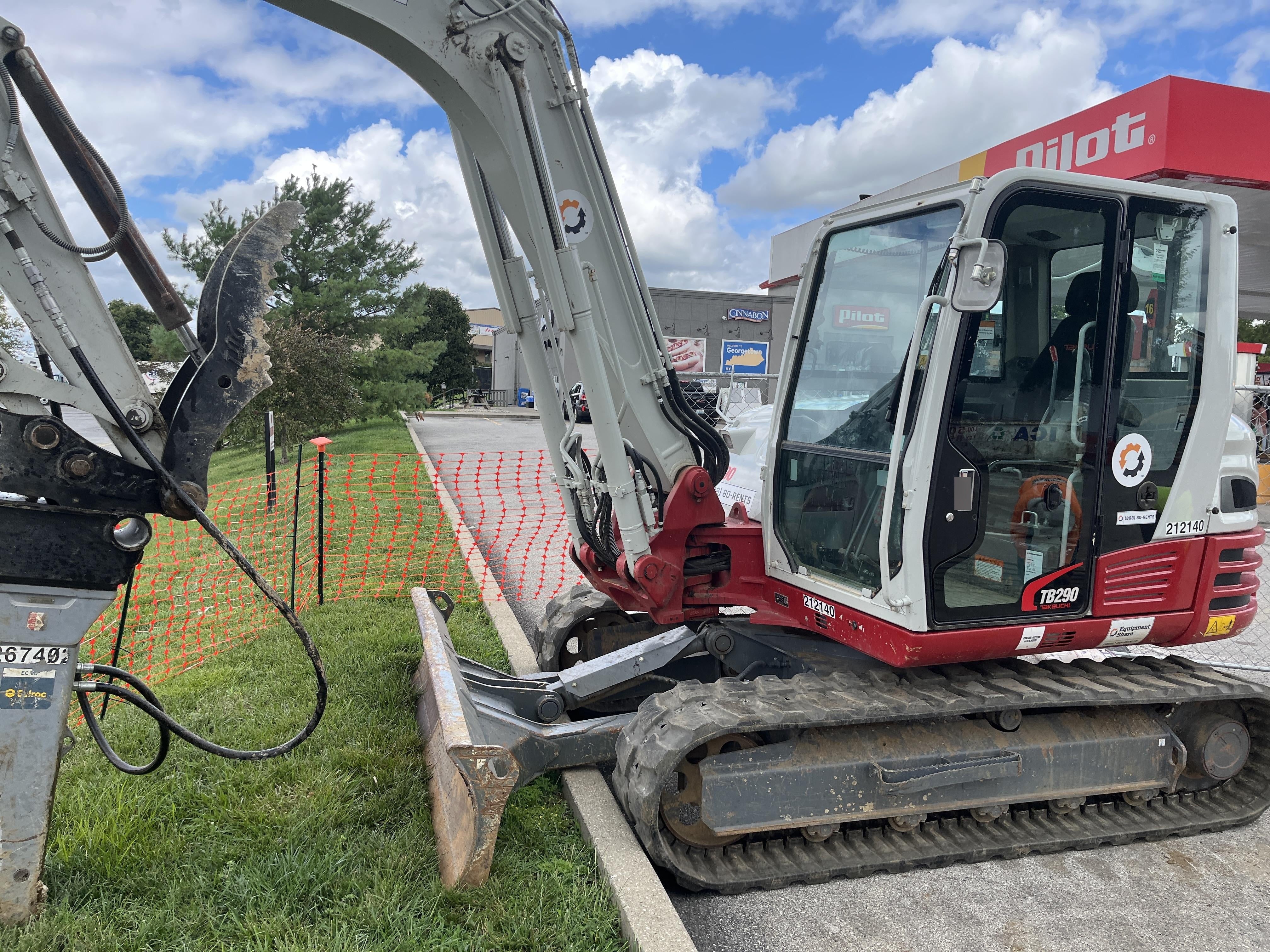 2022 TAKEUCHI TB290C