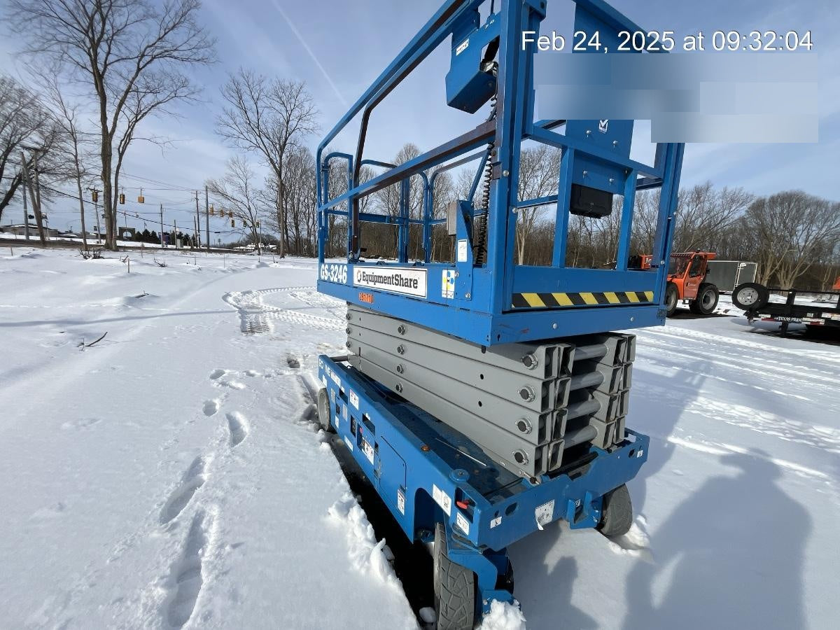 2022 GENIE GS-3246