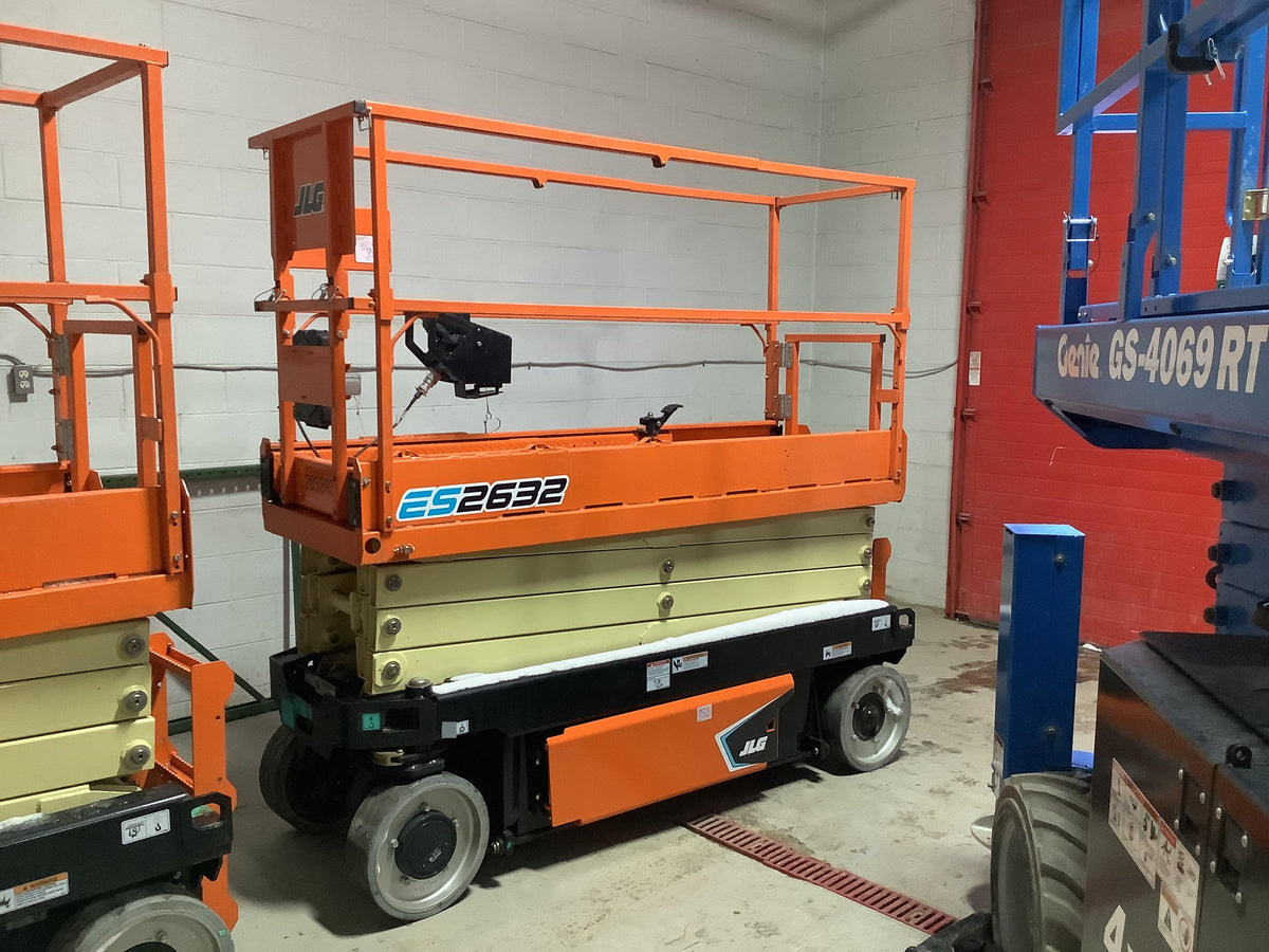 2022 JLG ES2632