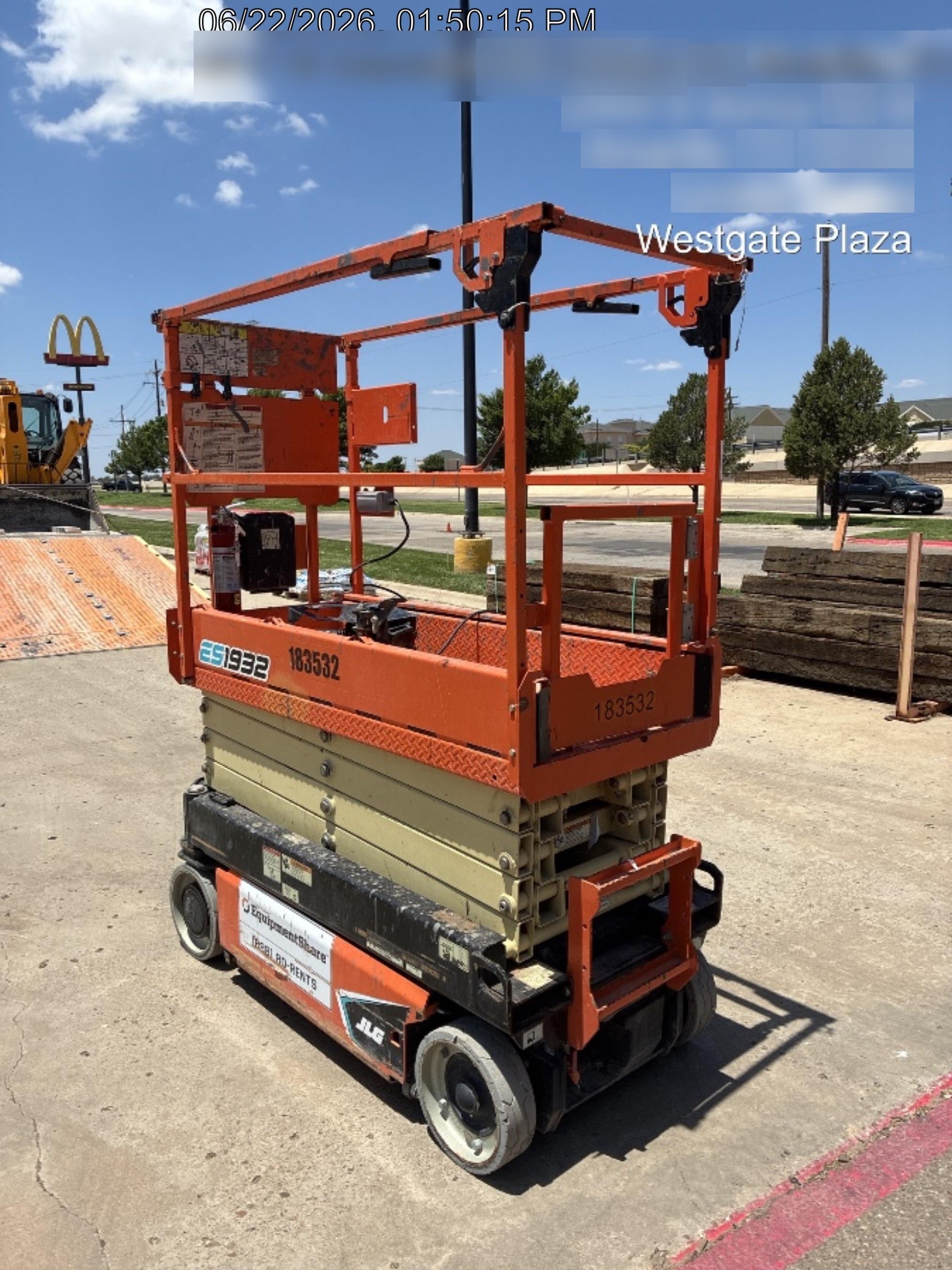2021 JLG ES1932