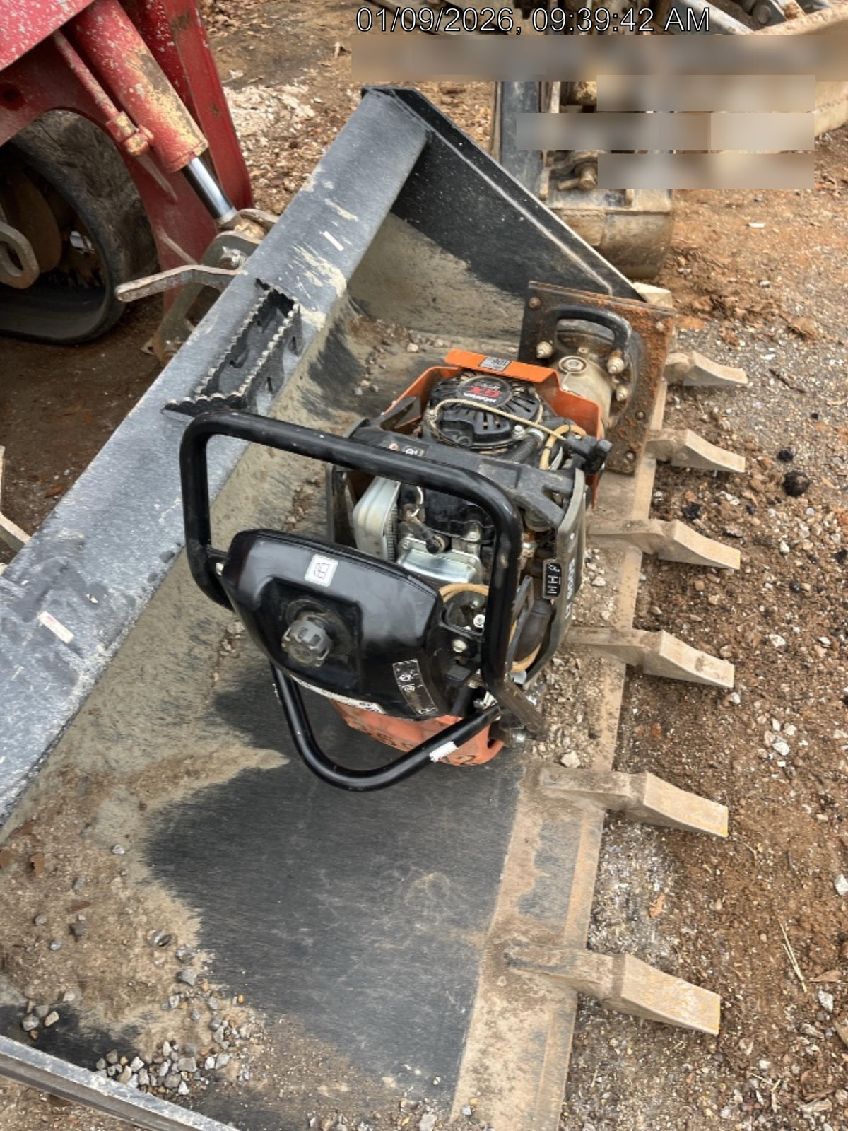 2024 HUSQVARNA LT6005