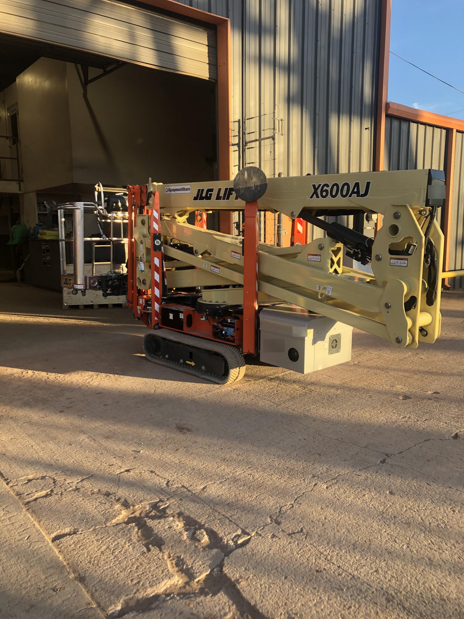 2019 JLG X600AJ