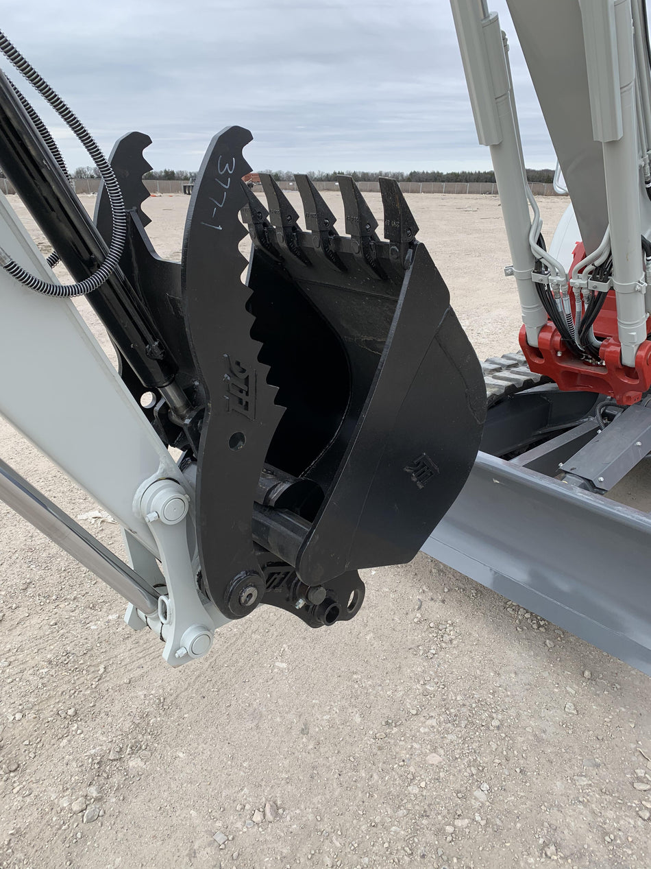 2021 TAKEUCHI TB290C