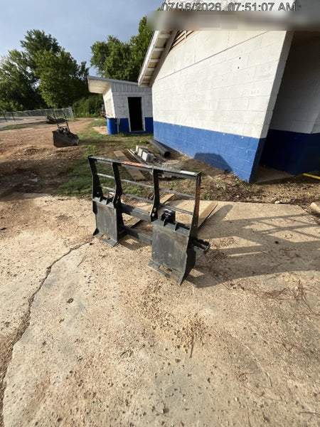 2026 ARROW MATERIAL HANDLING 48" Pallet Forks - Arrow