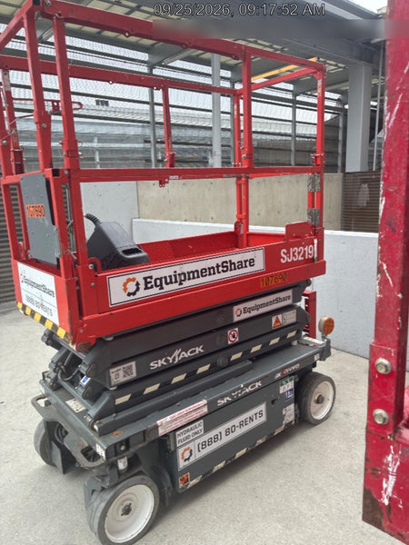 2020 Skyjack SJIII-3219 Solid NM Tires, Half height spring hinged entry gate, Dual Beacons, 800W Inverter