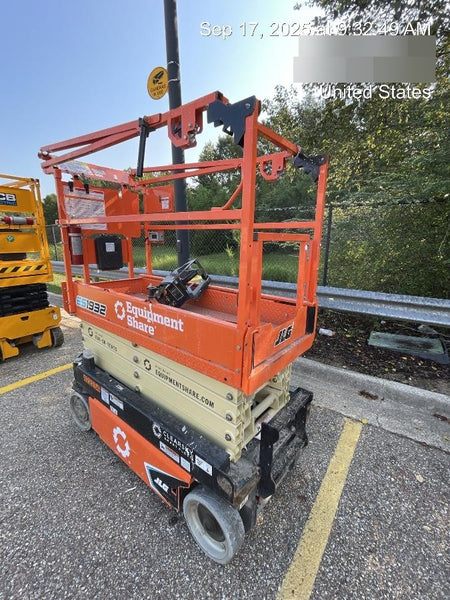2024 JLG ES1932