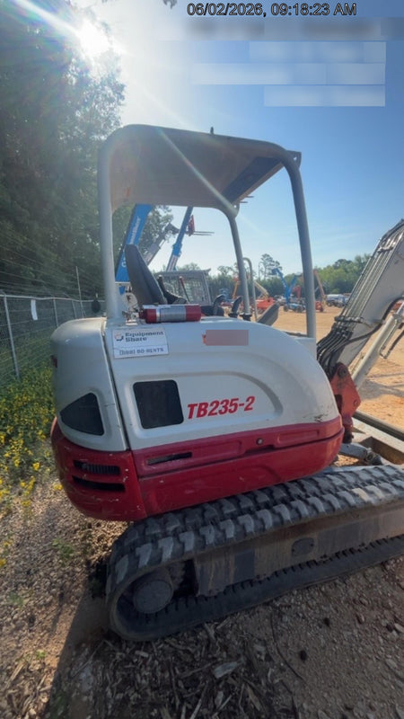 2022 TAKEUCHI TB235-2R