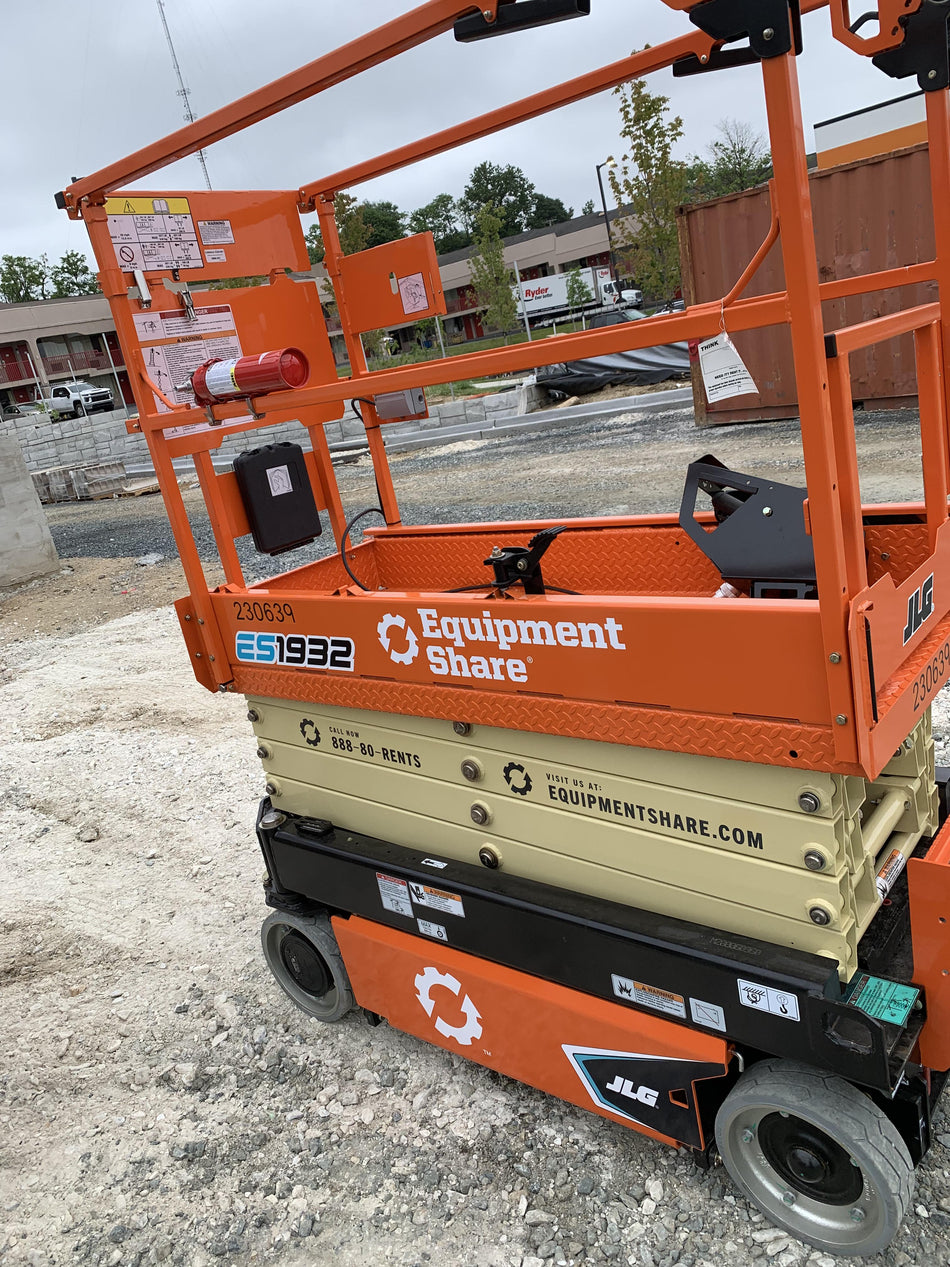 2022 JLG ES1932