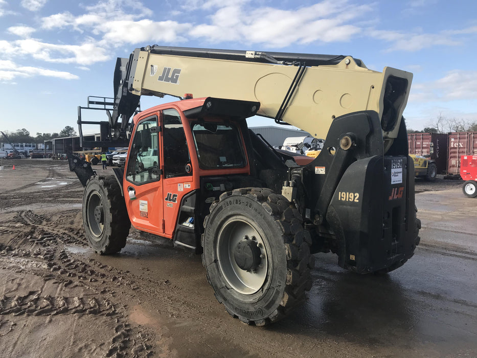 2019 JLG 1255 JLG 1255 T4F w/Full Cab, HVAC, Solid Tires, Work Lights/Beacon, 60" Carriage/Forks