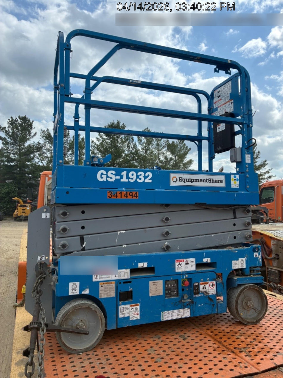 2020 Genie GS-1930 Solid Non Marking Tires, Beacon, Folding rails with half height swing gate, 800W Inverter