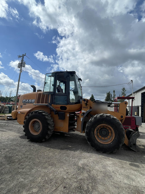 2016 Case 621F CLOSED CAB, JRB 416 STYLE HYD COUPLER