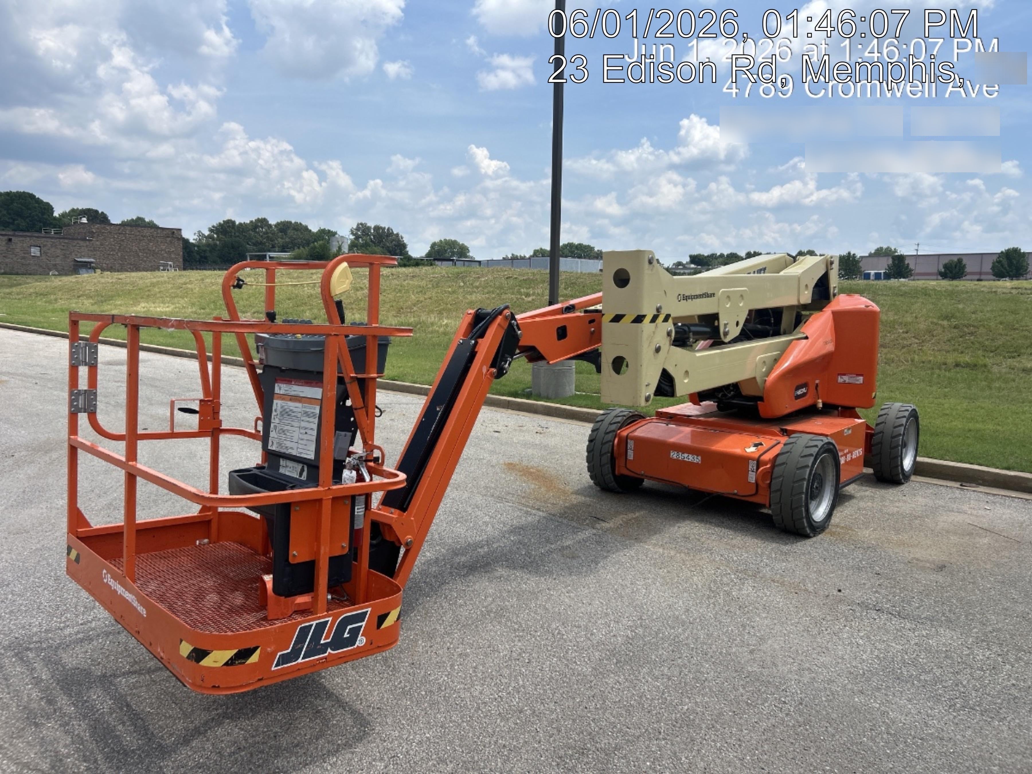 2022 JLG E450AJ
