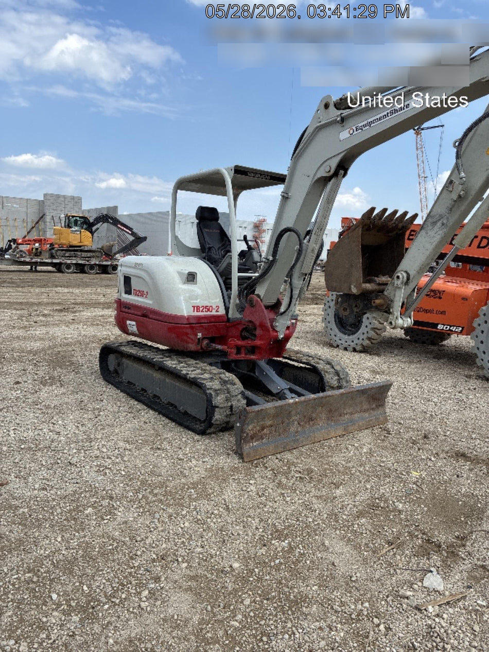 2024 TAKEUCHI TB250-2R