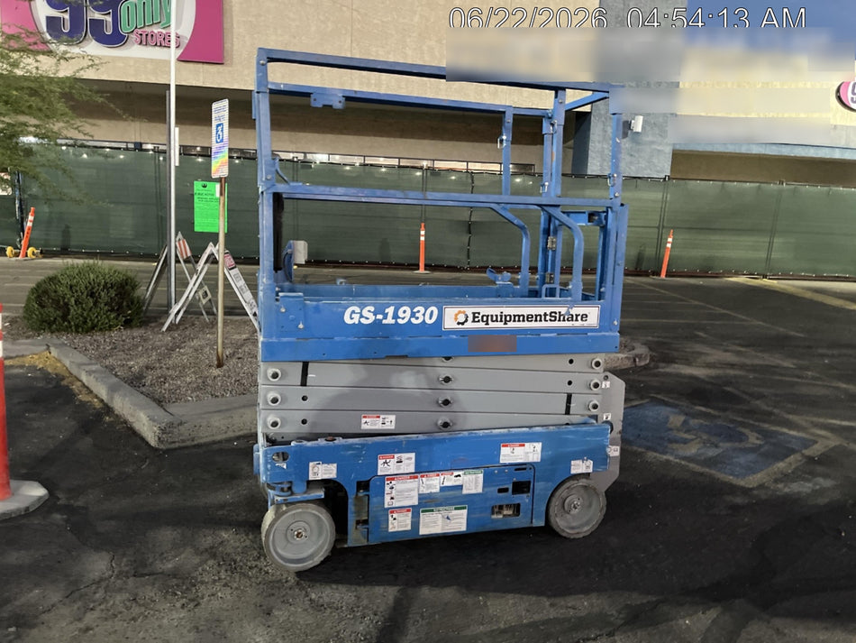 2020 Genie GS-1930 Solid Non Marking Tires, Beacon, Folding rails with half height swing gate, 800W Inverter