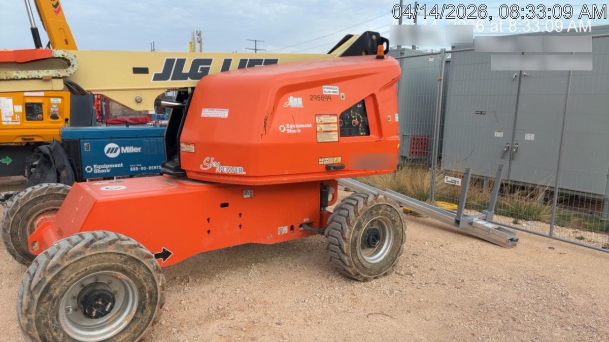 2023 JLG 460SJ