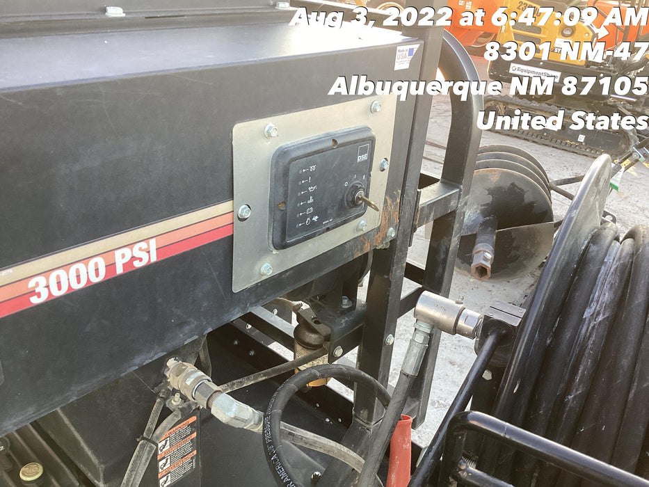 2021 Vac-Tron LP573XDT 500 Gallon Debris Tank w/ Hydraulic Tilt, two (2) 100 Gallon Water Tanks, Low Profile Torsion Axles (12,000 GVWR)