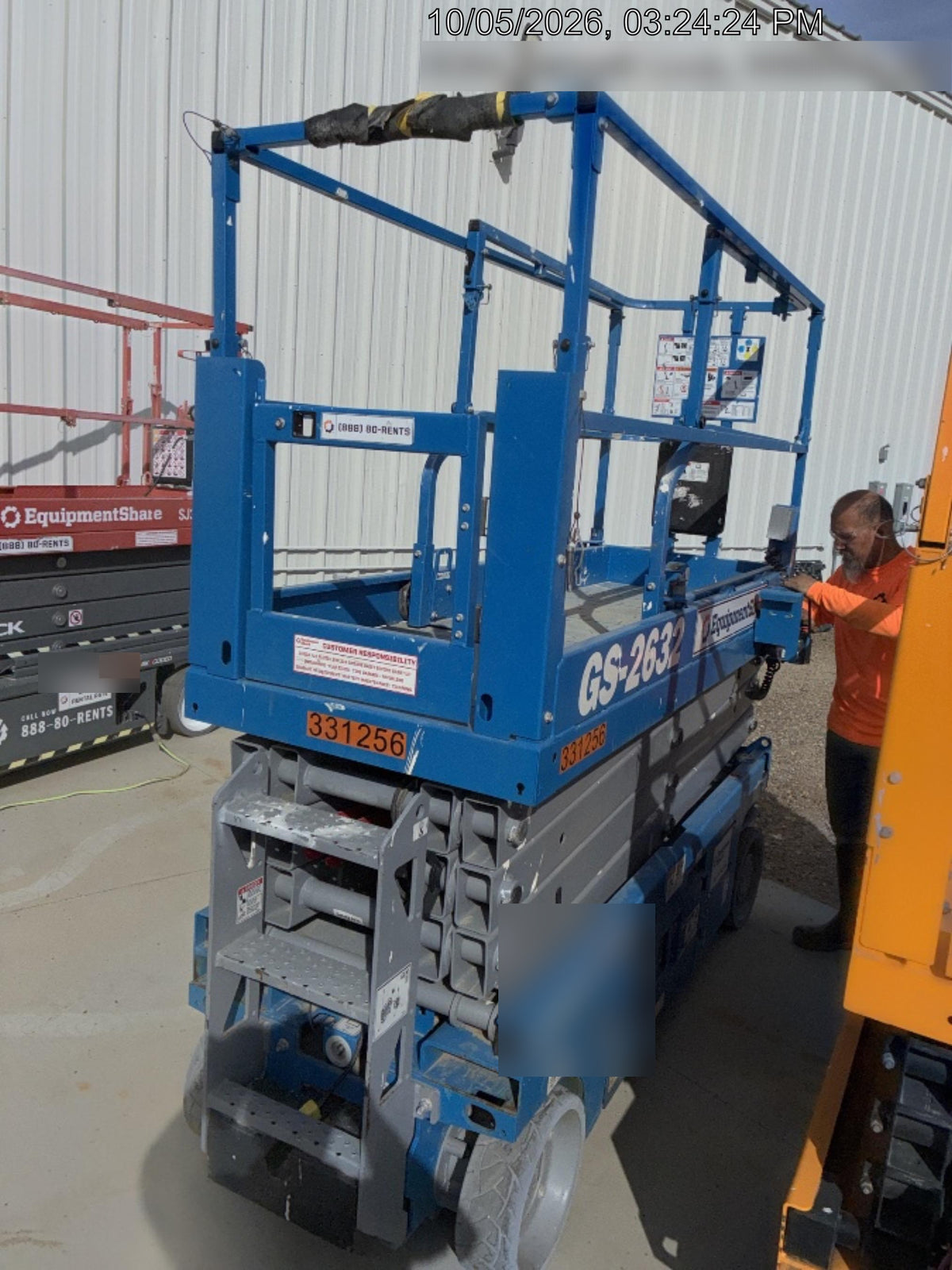 2023 GENIE GS-2632
