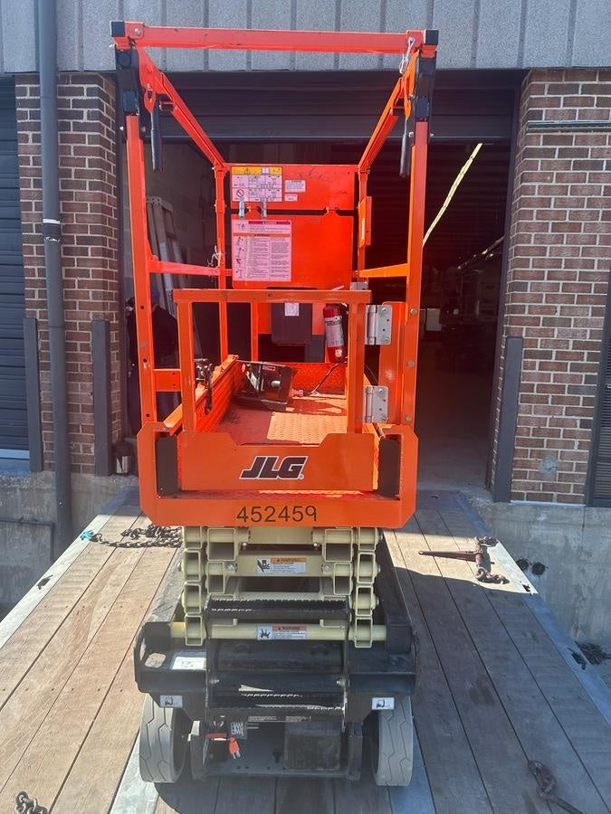 2024 JLG ES1932