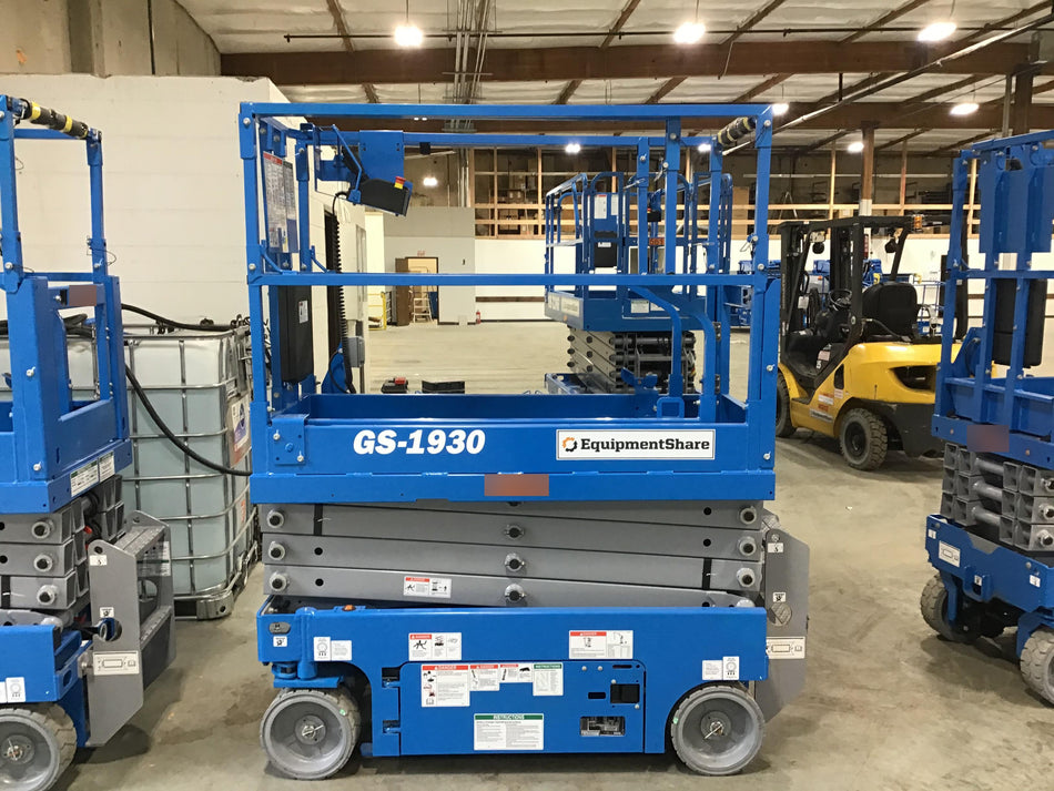 2020 Genie GS-1930 Solid Non Marking Tires, Beacon, Folding rails with half height swing gate, 800W Inverter