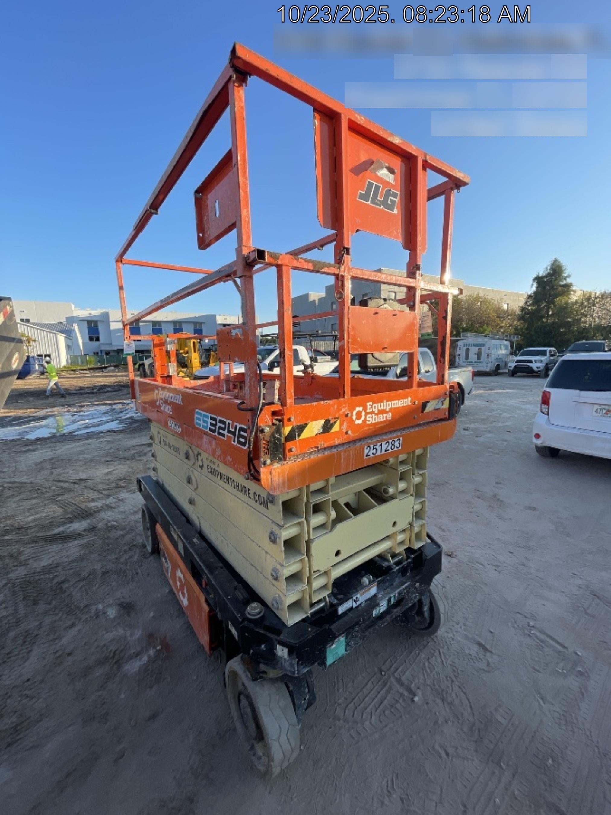 2022 JLG ES3246