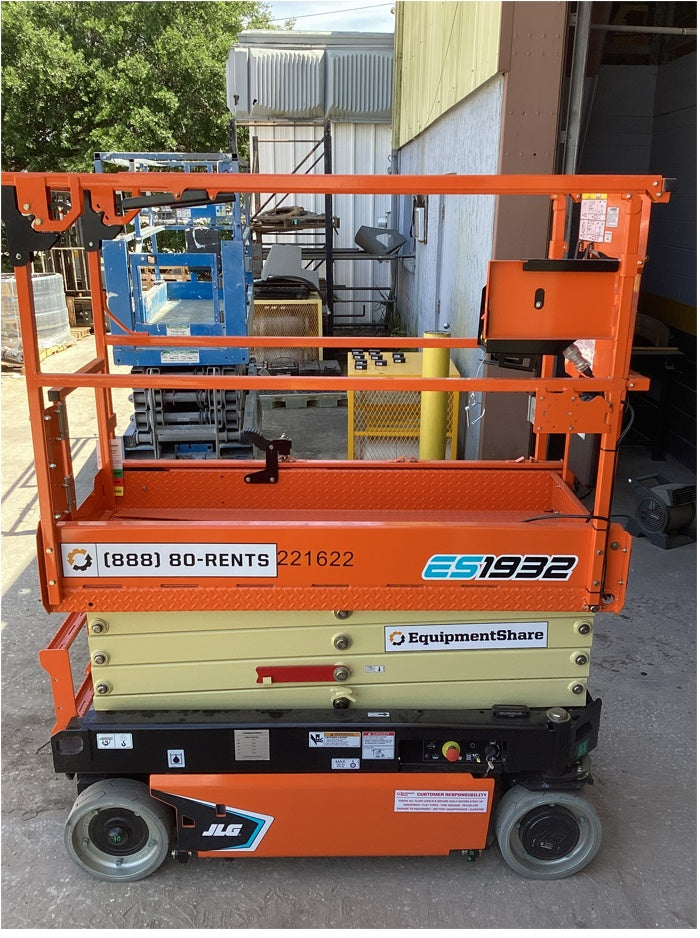 2022 JLG ES1932