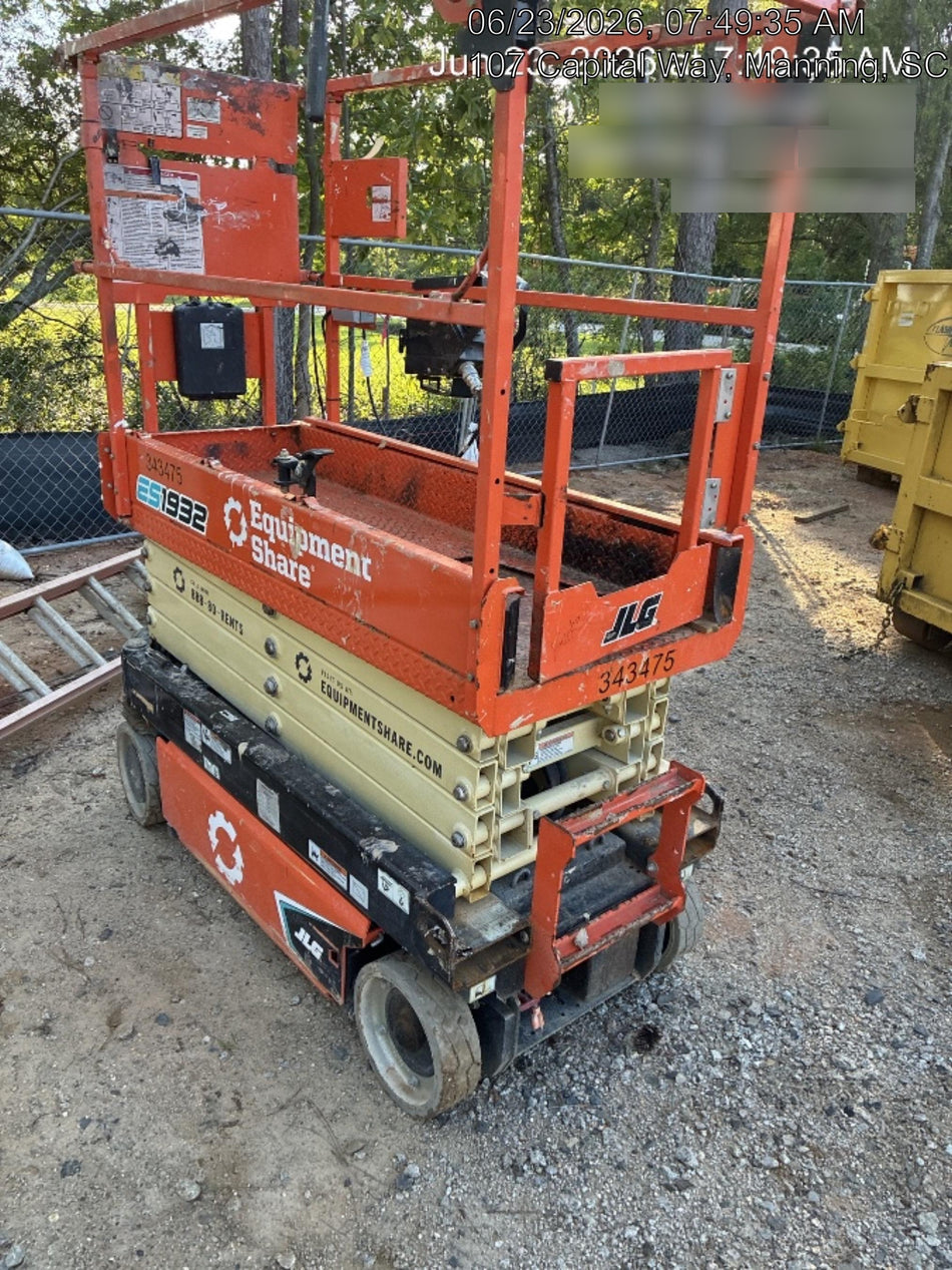 2023 JLG ES1932