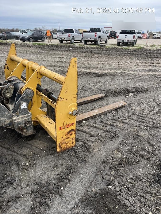 2020 JOHN DEERE 96" Loader Fork Carriage - John Deere