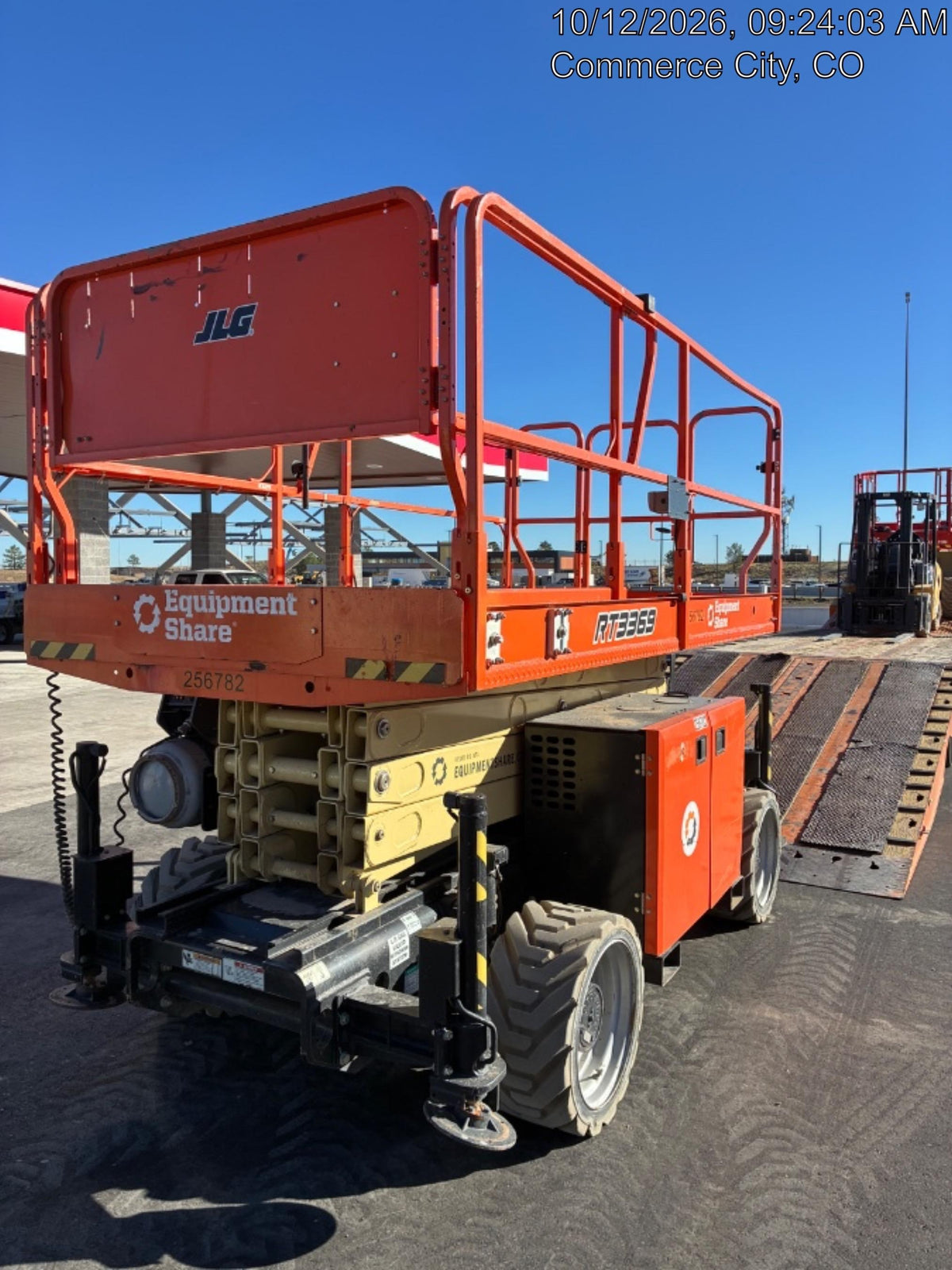 2022 JLG RT3369