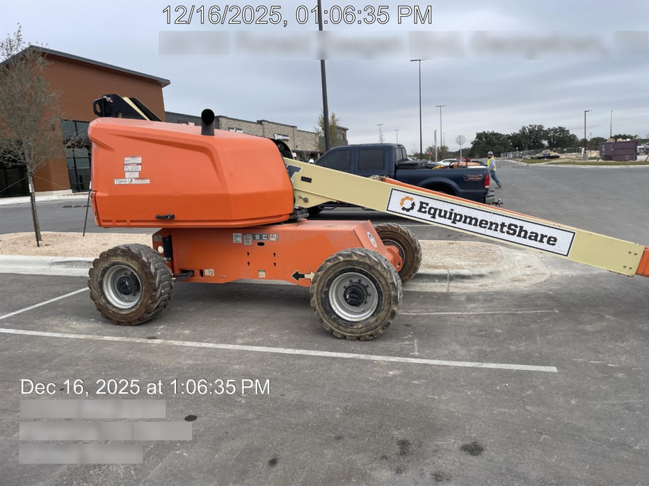 2019 JLG 400S