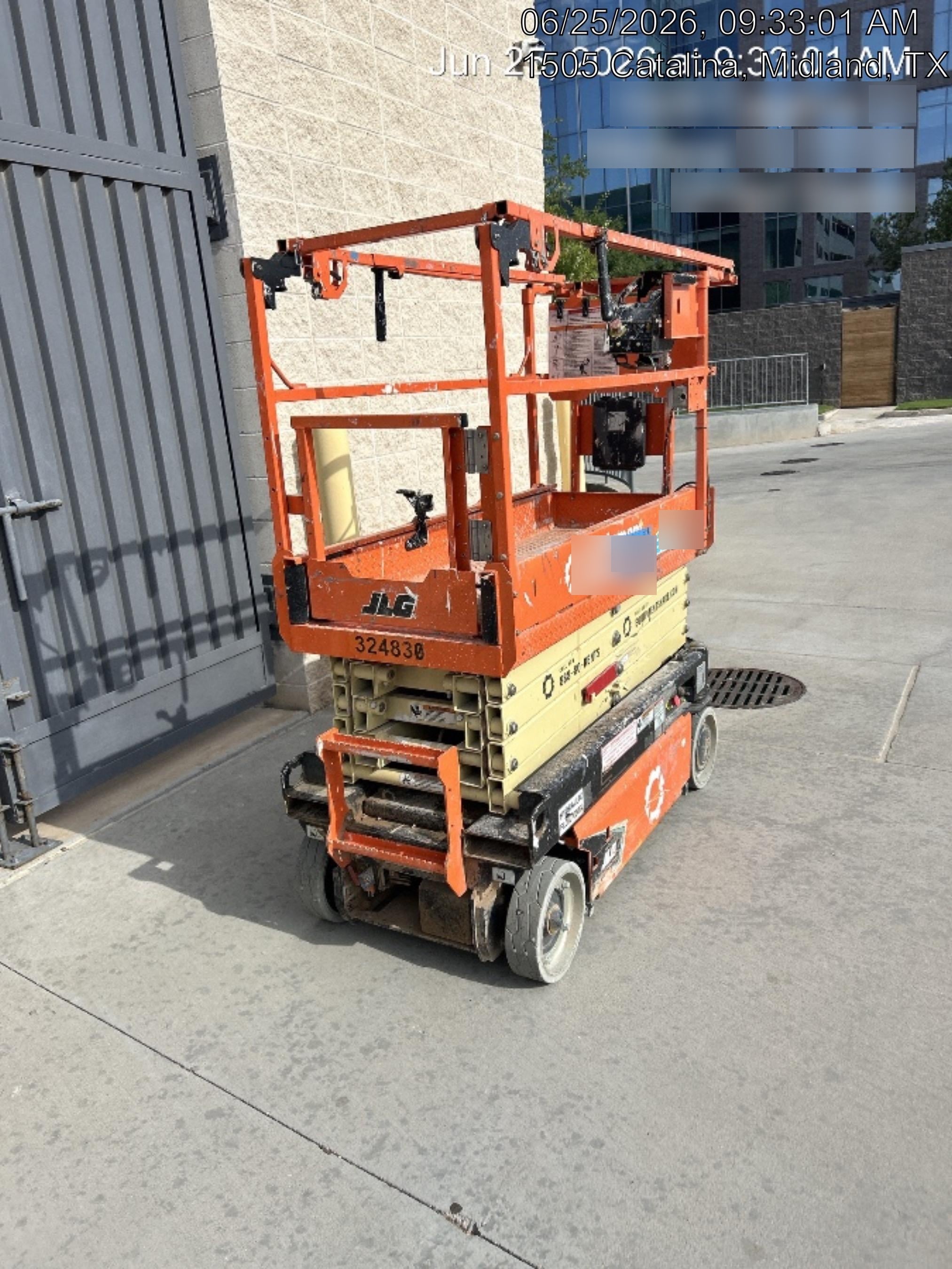 2023 JLG ES1932