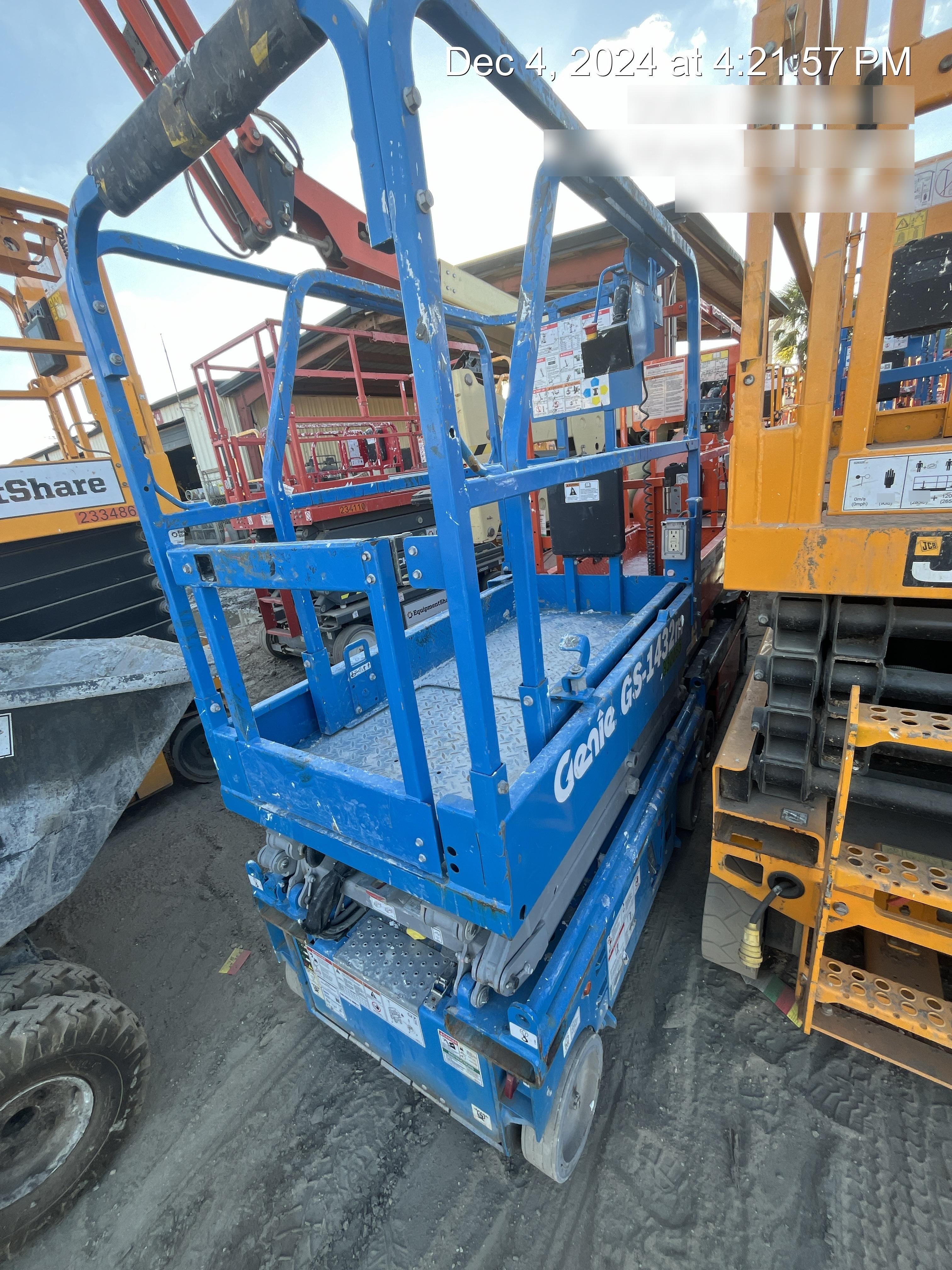 2021 JLG ES1330L