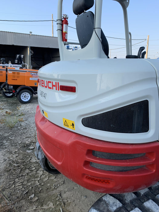 2021 TAKEUCHI TB250-2