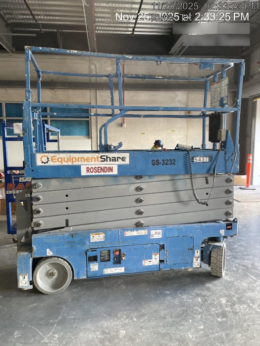 2017 Genie GS-3232 Genie GS3232 Narrow 32' Scissor Lift
