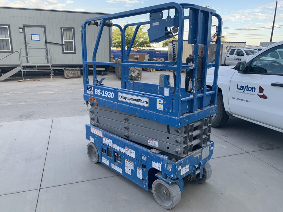 2019 Genie GS-1930 Fixed rails with chain Entry