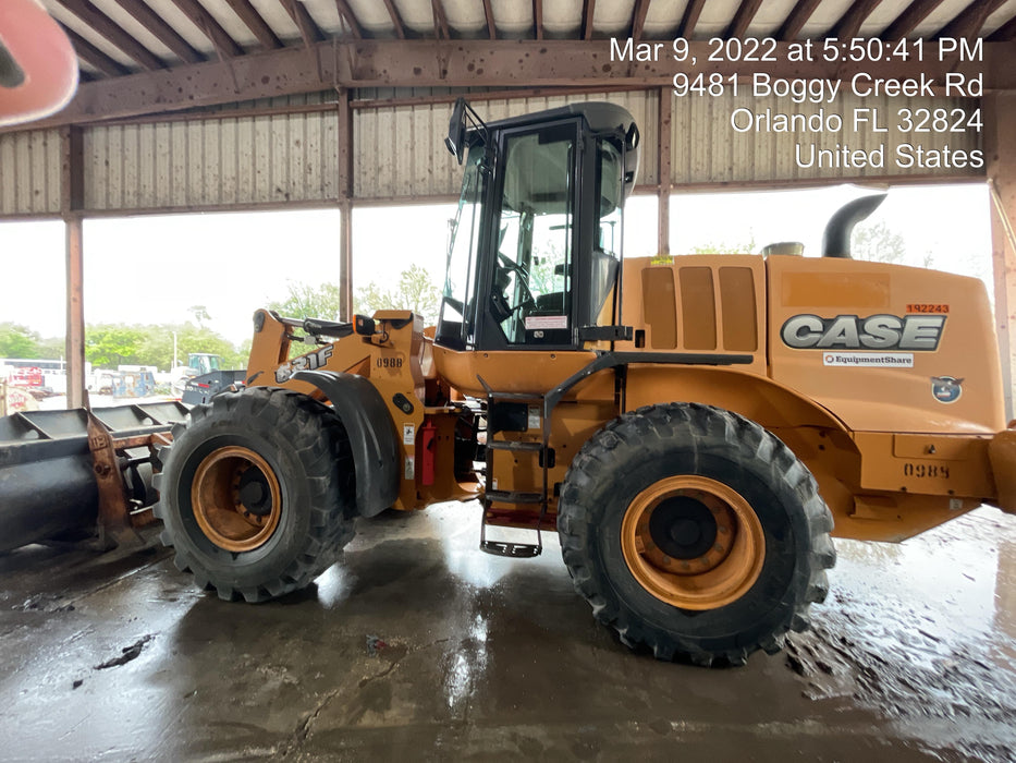 2016 Case 621F CLOSED CAB, JRB 416 STYLE HYD COUPLER