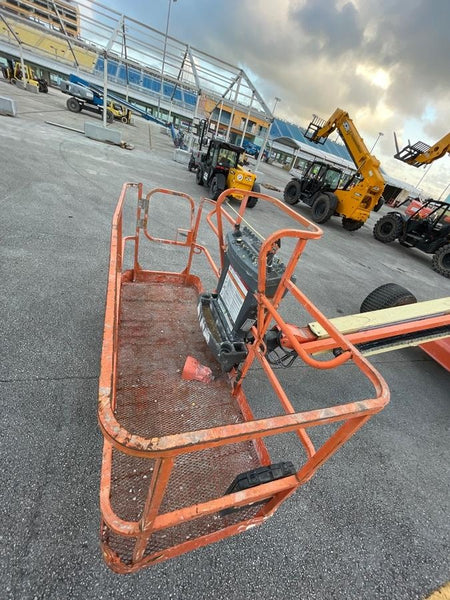 2021 JLG 400S