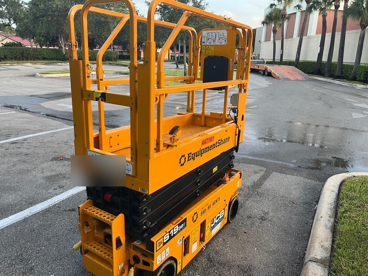2024 JCB S1932E