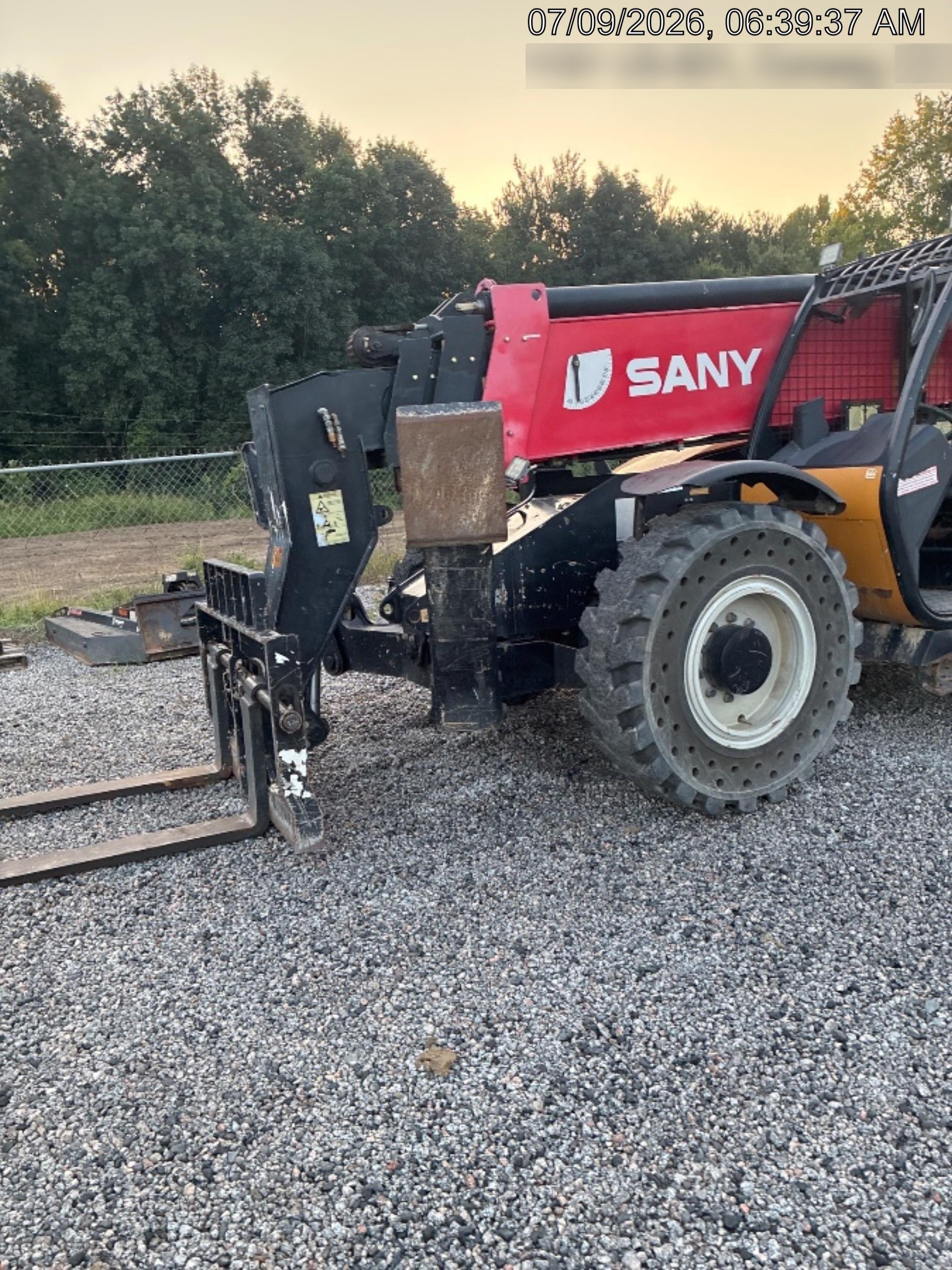 2020 SANY STH1056