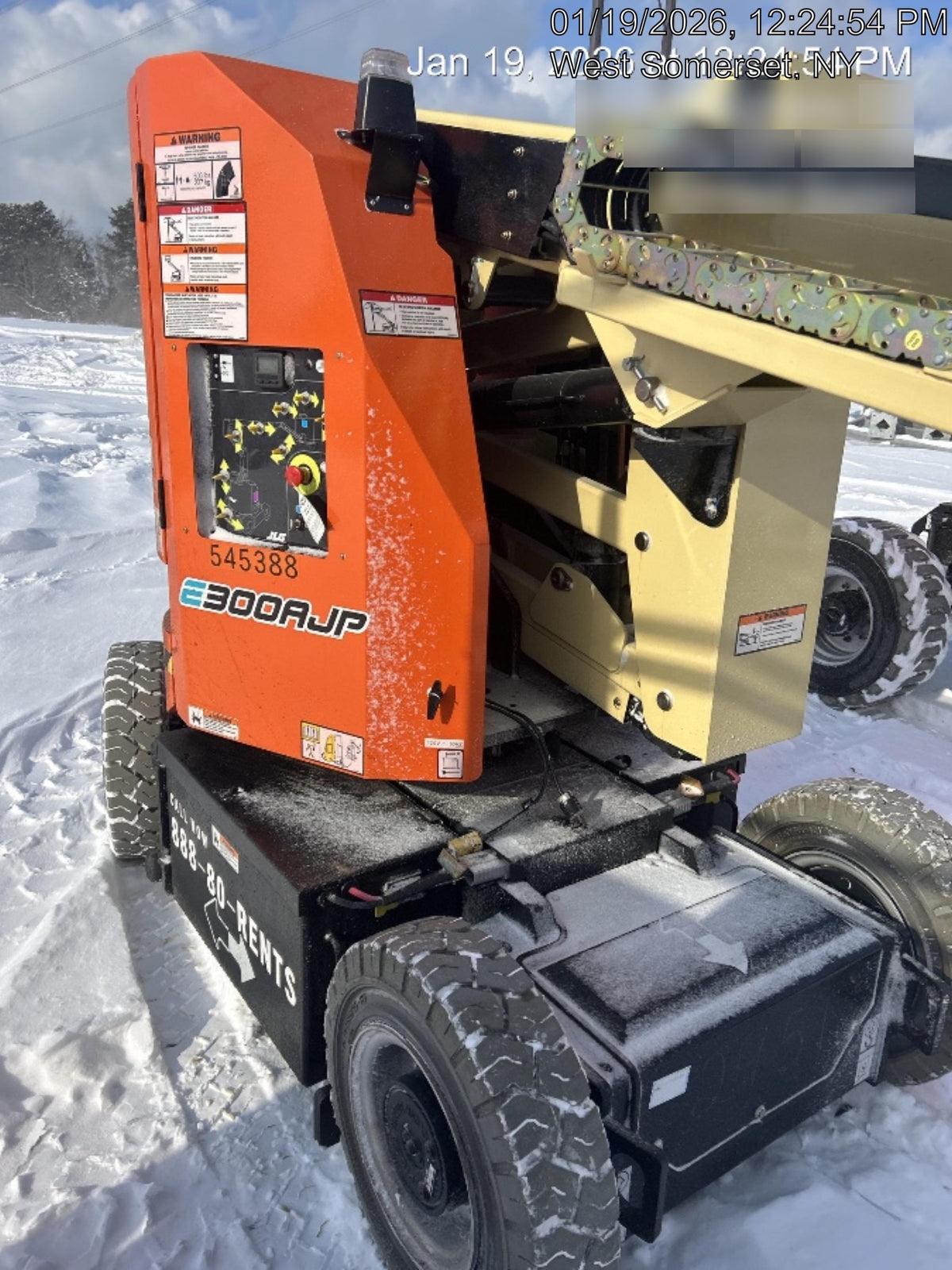 2025 JLG E300AJP
