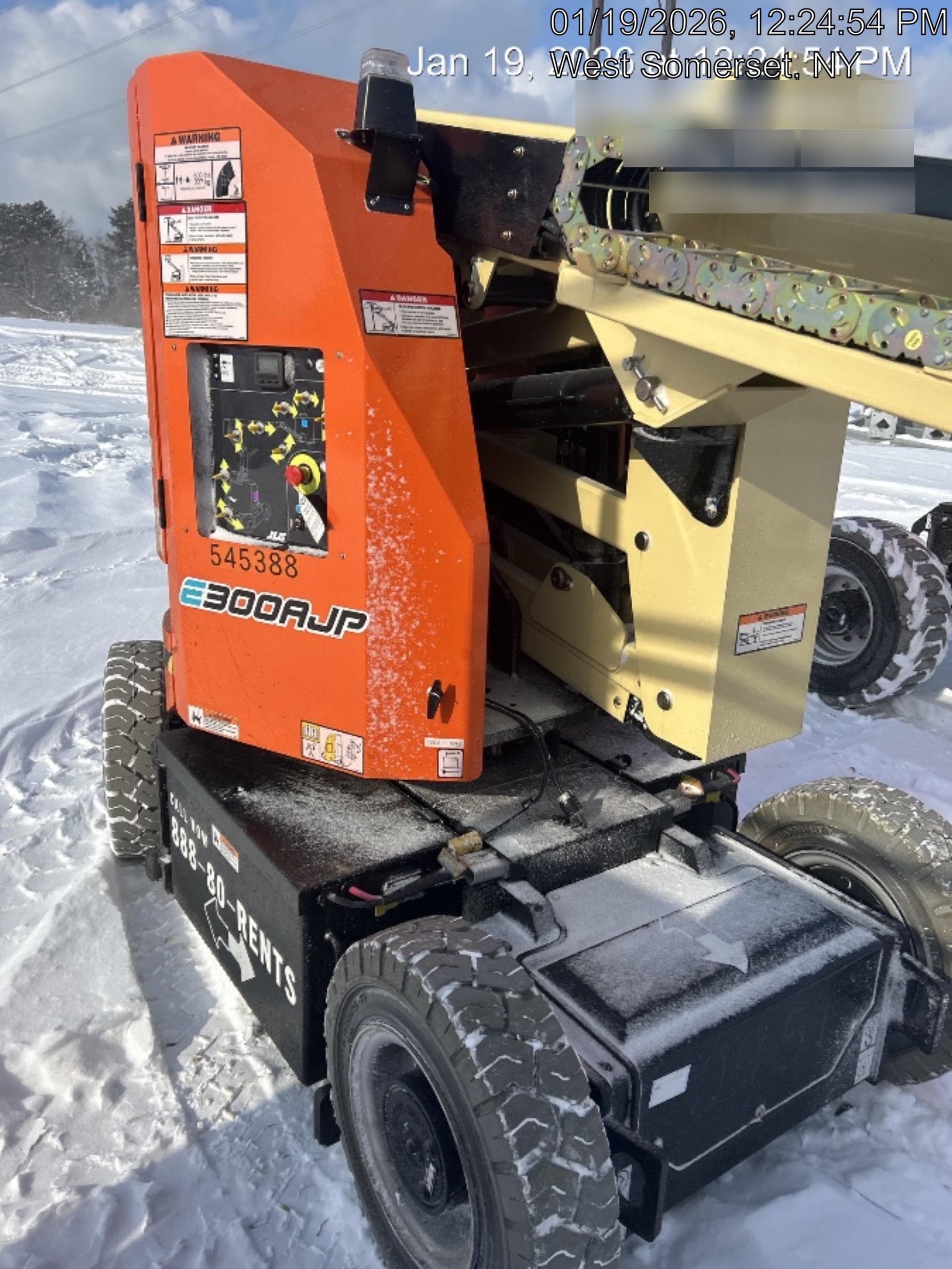 2025 JLG E300AJP