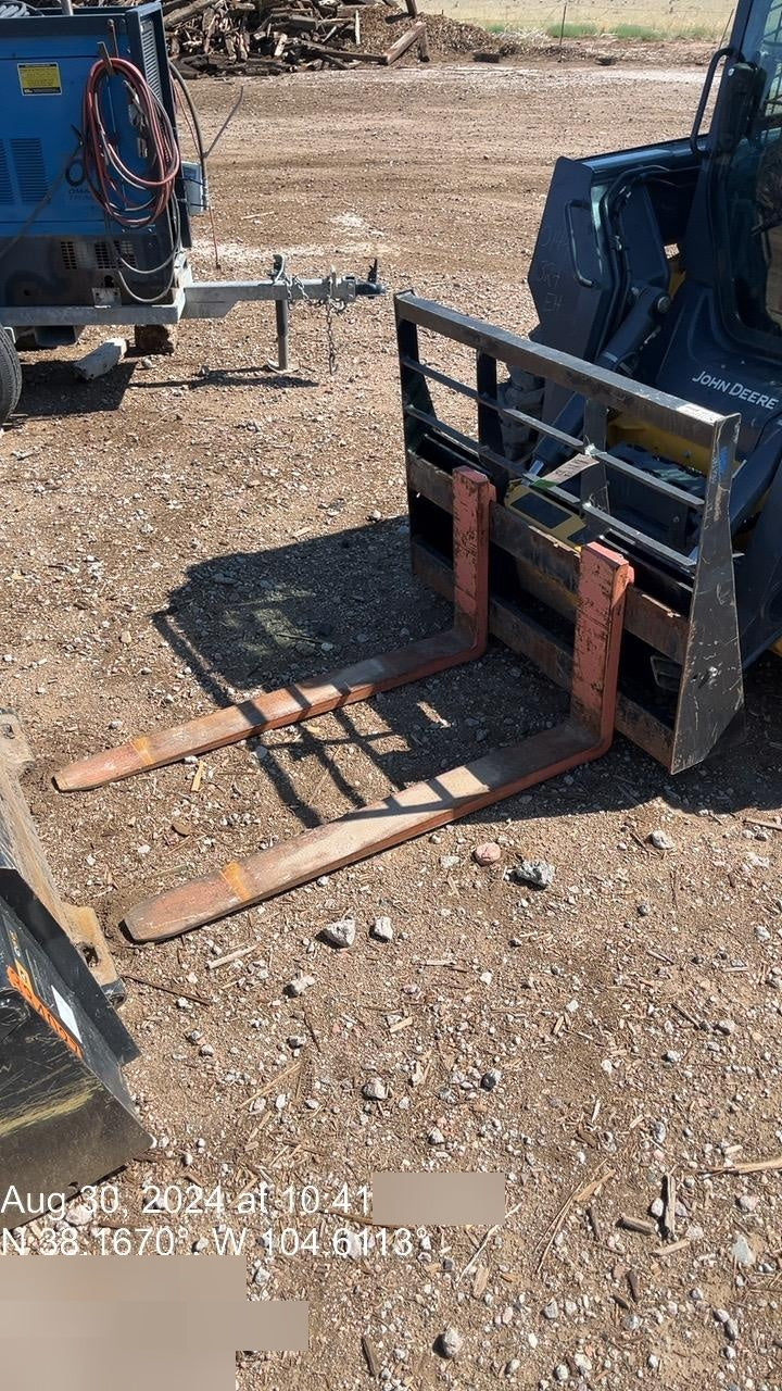 2022 ARROW MATERIAL HANDLING 60" Pallet Forks - Arrow