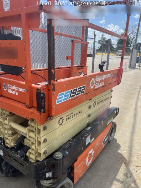 2022 JLG ES1932