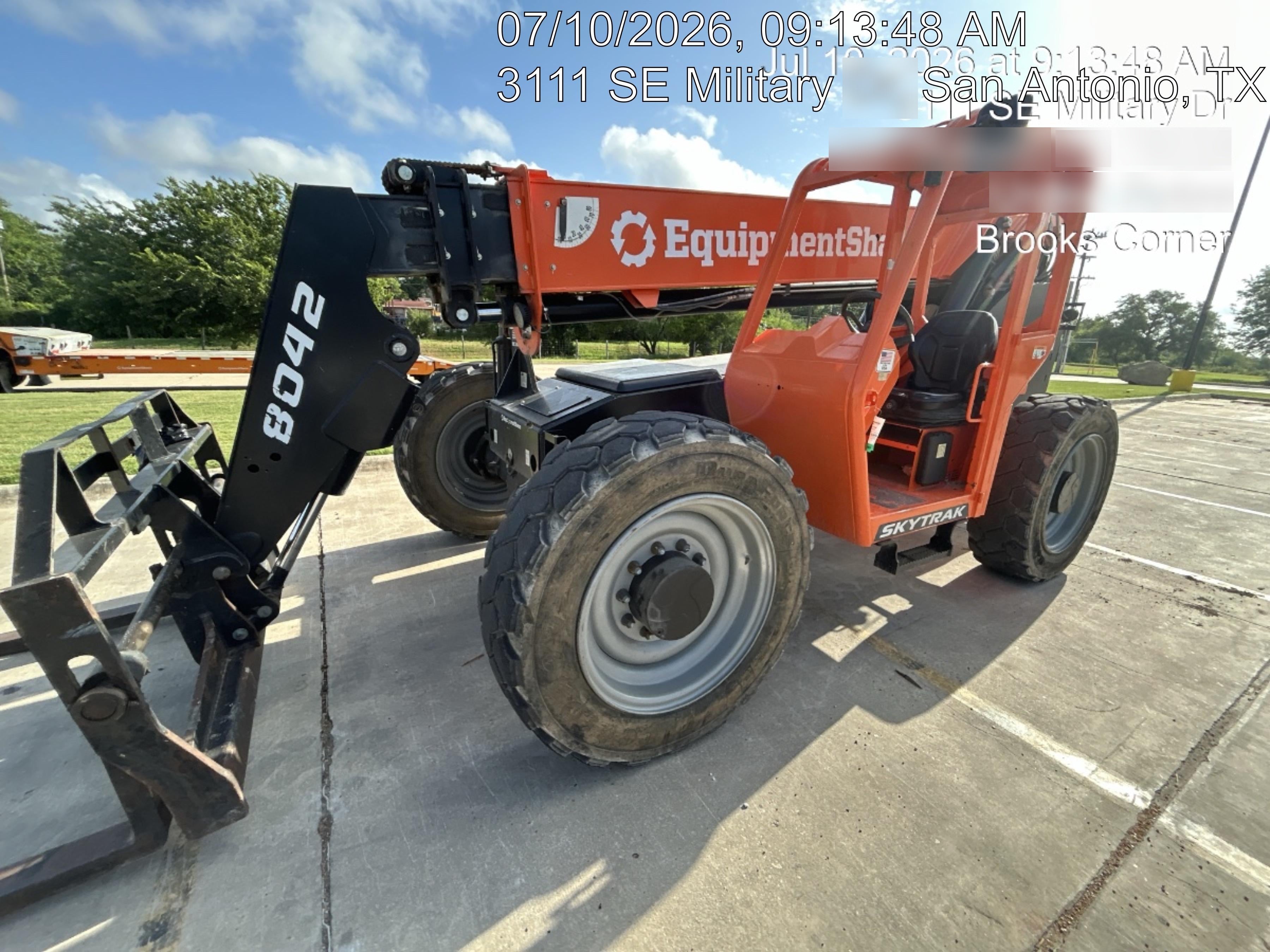 2023 SKYTRAK 8042