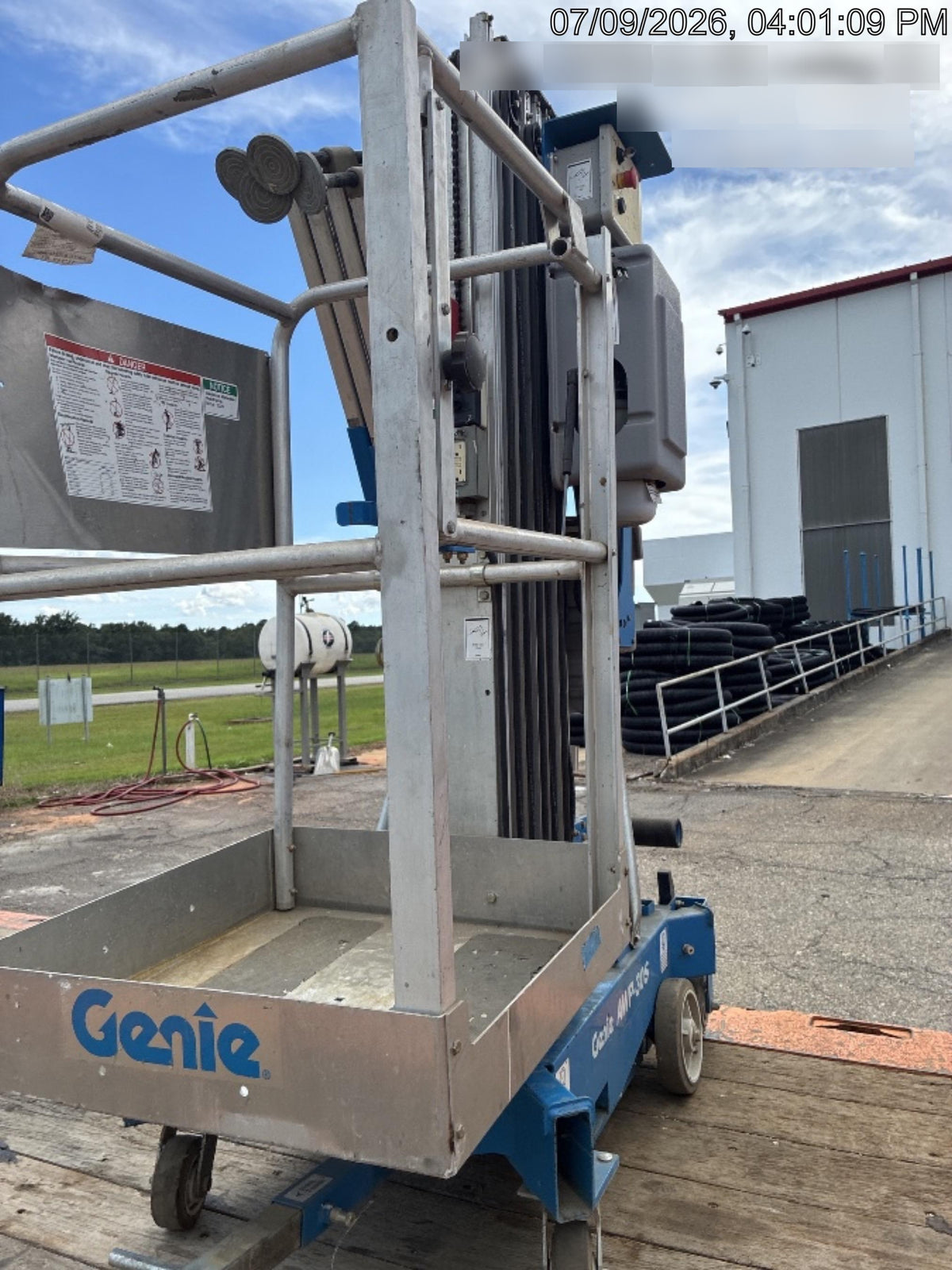2019 GENIE AWP-30S