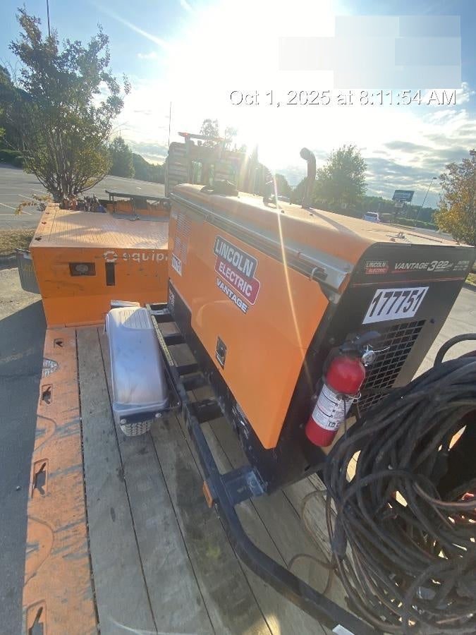 2021 Lincoln Electric Vantage 322 Vantage 322 Ready Pak 3 w/ Decals, ORANGE (includes trailer, cable rack, fender light kit) NO Telematics