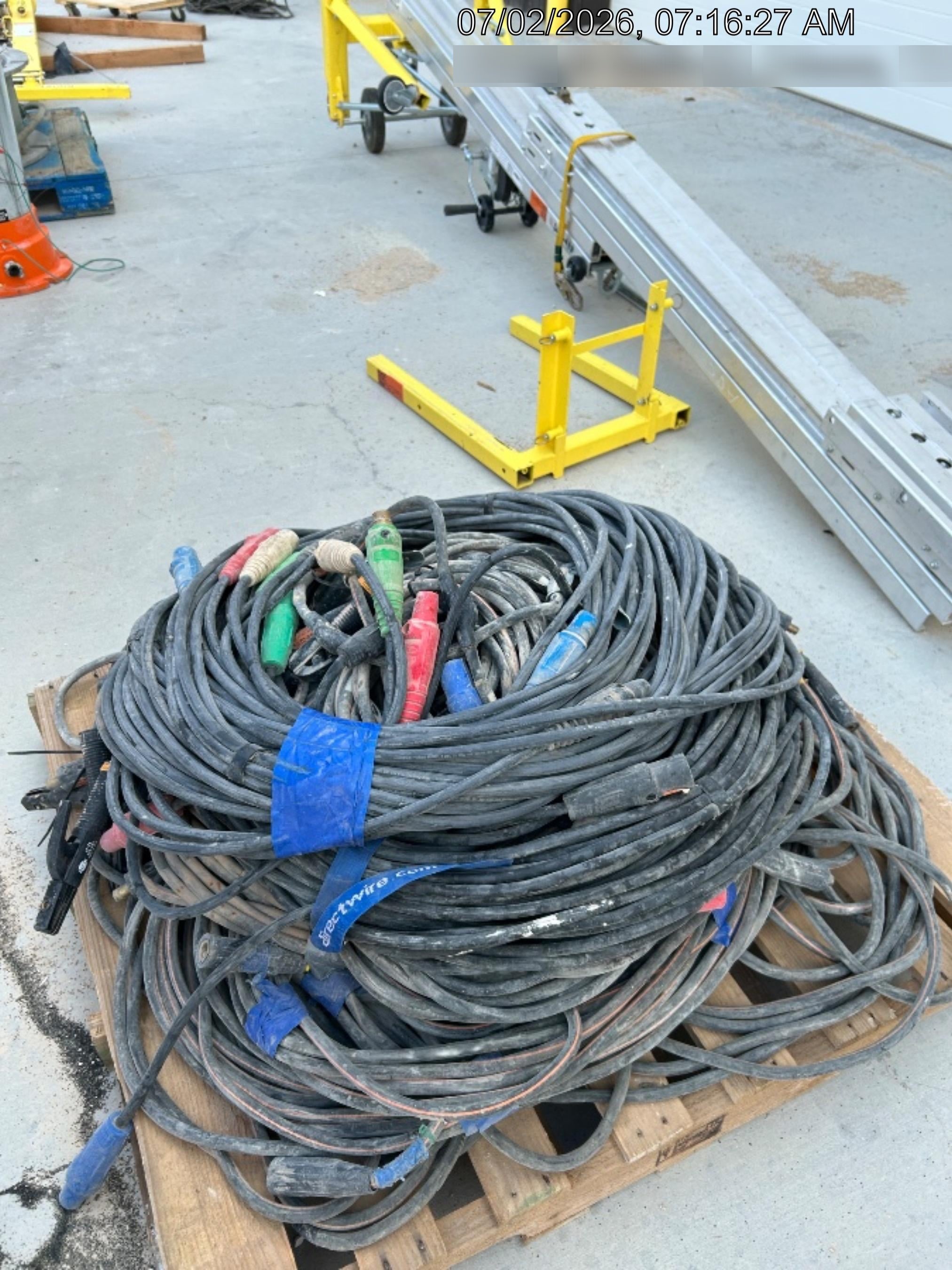 2025 LIND EQUIPMENT LE-4WR200APT-ES