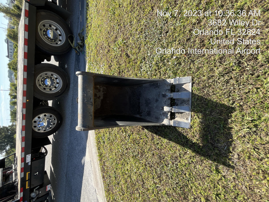 2016 WERK-BRAU 18" Bucket - Werk-Brau